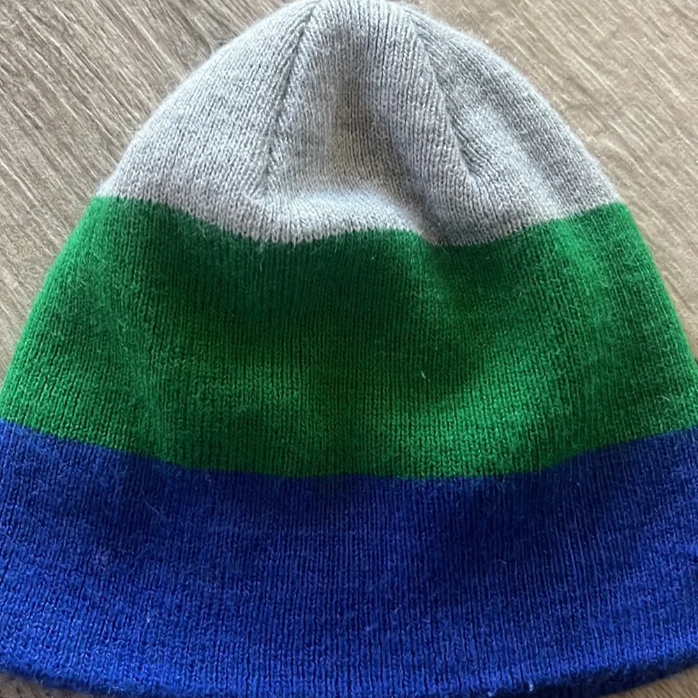 EUC The Children’s Place knit hat, sz S